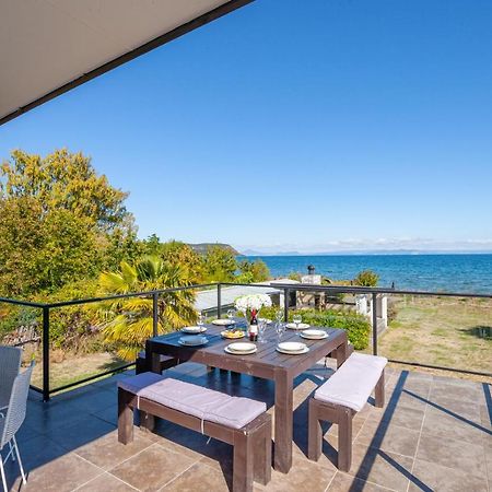 Lakefront Villa - Waitahanui Holiday Home Exterior foto
