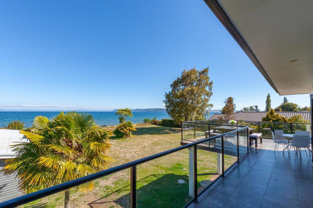 Lakefront Villa - Waitahanui Holiday Home Exterior foto